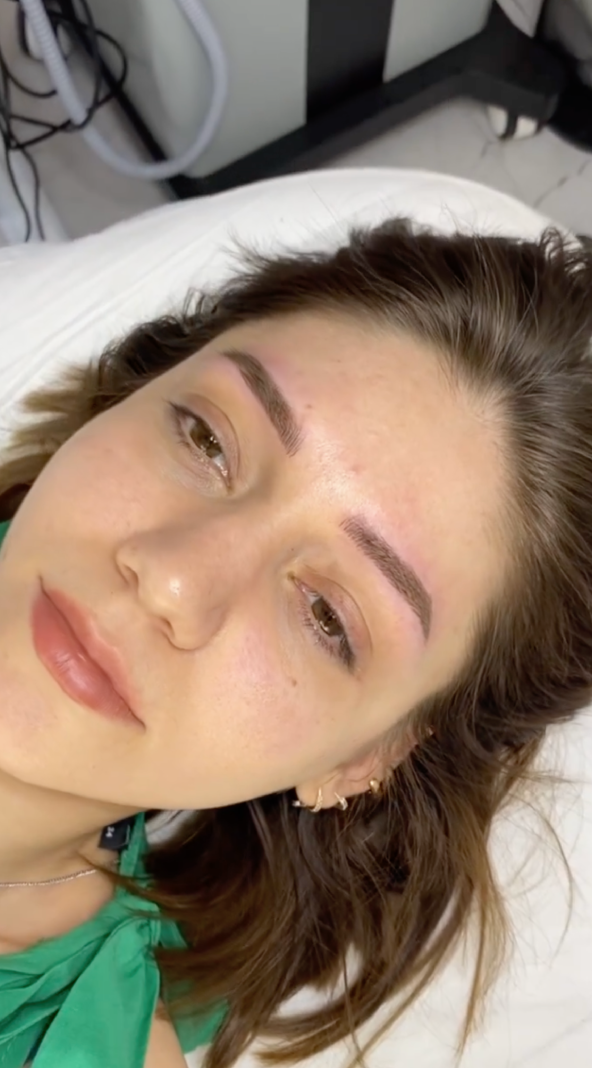 Kişiye özel kaş tasarımı microblading videosu