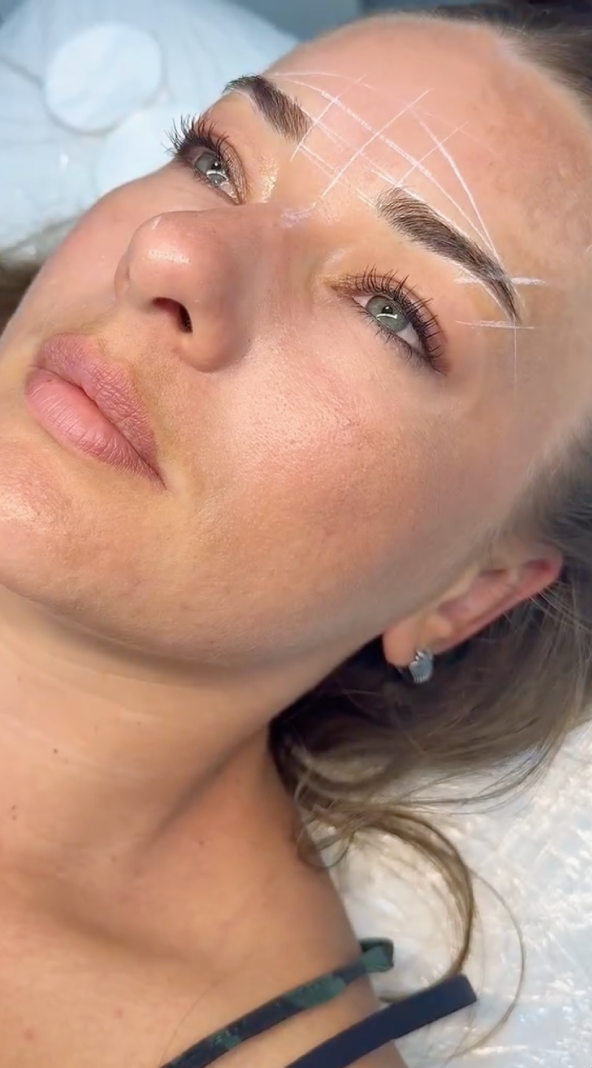 Microblading uygulaması videosu